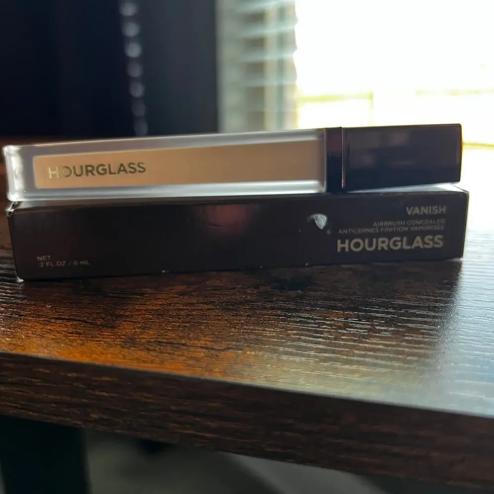 Hourglass Vanish™ Airbrush Concealer | Apricot 5.5